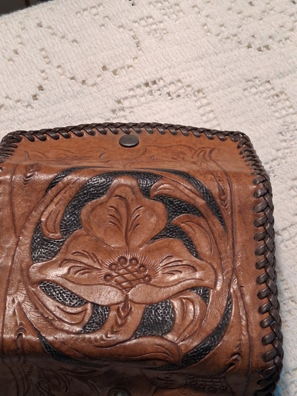 👜 Tooled Leather Key Wallet – 1970s Vintage Floral Design 🌼 - Picture 9 of 12